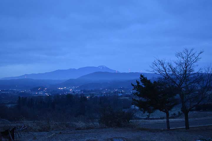 明るい単焦点レンズと雪