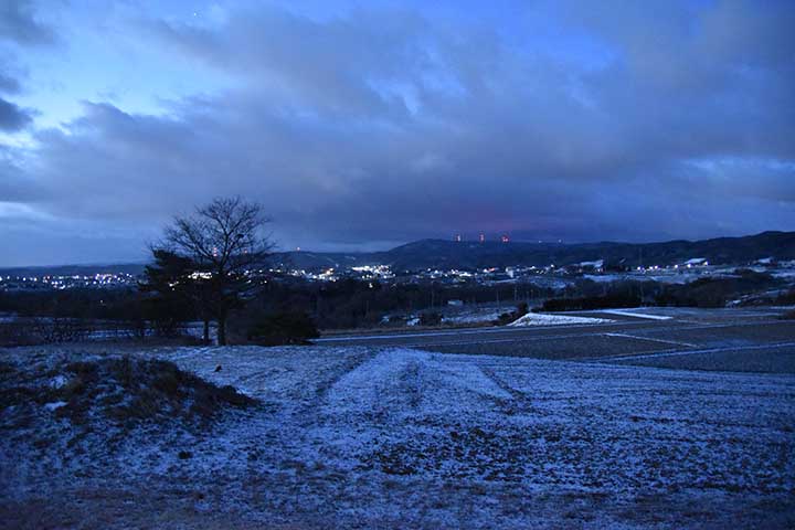 夜降った雪が…。