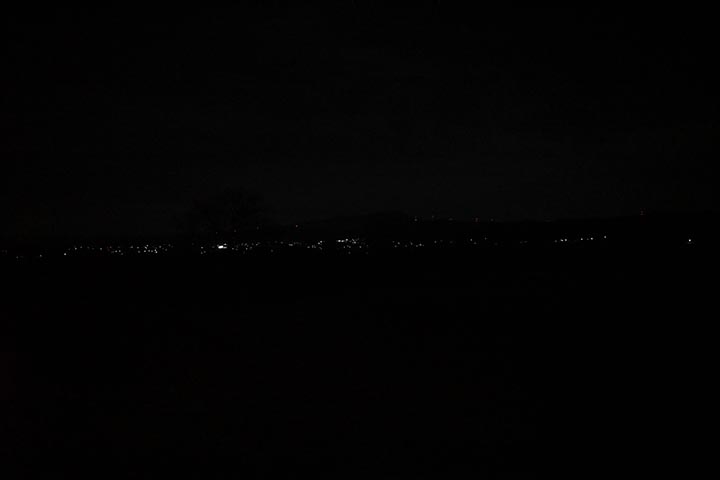 強堅牢三脚・紐ストラップ・栄養剤・電池 到着