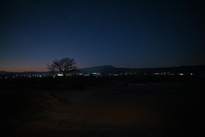 重い腰を上げる